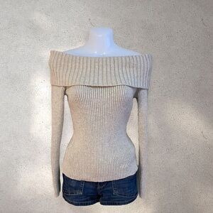 HOLLISTER CREAM OFF THE SHOULDER SWEATER